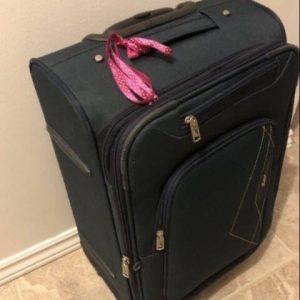 Baggage Handler Reveals Shocking Reason You Should Never Tie a Ribbon on Your Luggage, Explaining How What Seems Like a Cute or Personal Touch Can Trigger Security Concerns, Delay Your Trip, Risk Damage, or Draw Unwanted Attention, Offering Insights That Every Traveler Needs to Know Before Their Next Flight